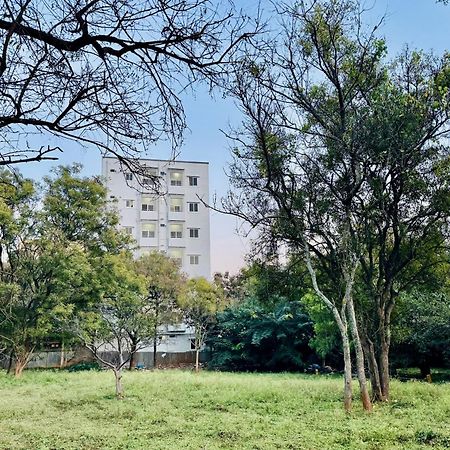 Truelife Whitefield - Premium 1 Bhk Apartments - Prime Location - Easy Access To Main Rd - Metro - Itpl - Fast Wifi - Kitchen - Smart Tv - Power Backup - Park - Garden Views 班加罗尔 外观 照片